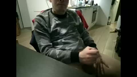 Snapshot of andre7760 chatting on October 2025 08:08:01 PM my skyp ericson1976 online show from October 2025 08:08:01 PM