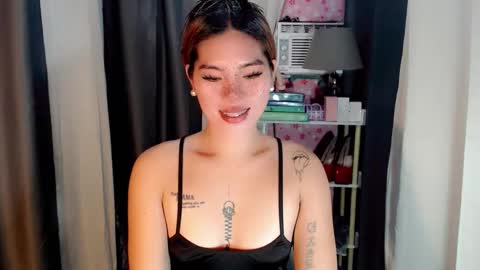 andrea06121998 online show from April 2026 11:48:01 AM