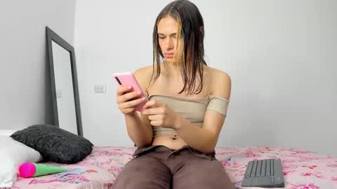 Snapshot of andrea_cherryy_ chatting on September 2025 06:24:02 PM Andrea Cherry online show from September 2025 06:24:02 PM