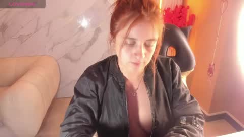 andrea_tasty_tf online show from April 2026 01:28:01 PM