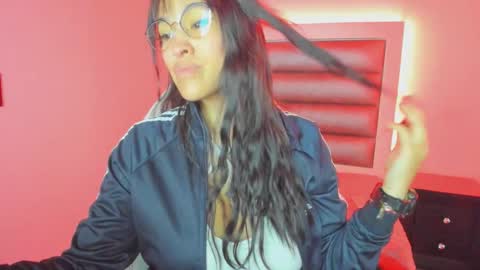 andreabrunet online show from November 2025 12:37:01 PM