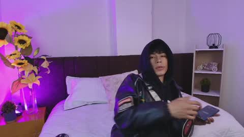 andreew_style_ online show from April 2026 05:54:02 PM