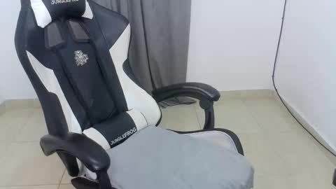 andres180950734 online show from October 2025 11:29:01 AM