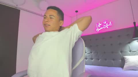 Snapshot of andres1_8 chatting on November 2025 03:06:01 AM IM ANDRES online show from November 2025 03:06:01 AM