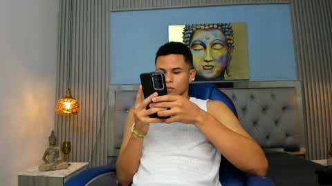 Snapshot of andres1_8 chatting on April 2026 03:12:01 AM IM ANDRES online show from April 2026 03:12:01 AM