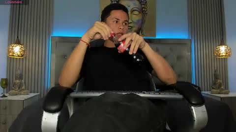Snapshot of andres1_8 chatting on May 2026 03:37:02 AM IM ANDRES online show from May 2026 03:37:02 AM