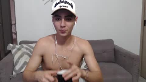 Snapshot of andres_2977 chatting on August 2026 07:06:01 PM Andres 2977 online show from August 2026 07:06:01 PM