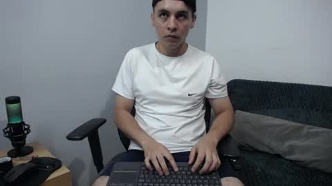Snapshot of andres_69_fantasy chatting on July 2026 10:50:02 PM andres_69_fantasy online show from July 2026 10:50:02 PM