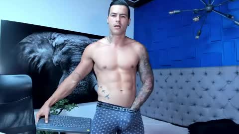 Snapshot of andres_clark chatting on April 2026 05:15:01 PM insta andres clark online show from April 2026 05:15:01 PM