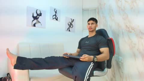 andres_stud online show from December 2025 04:07:01 AM