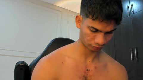 Snapshot of andres_stud chatting on April 2026 06:38:01 AM andres_stud online show from April 2026 06:38:01 AM