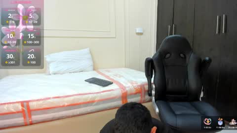 Snapshot of andres_stud chatting on April 2026 04:03:02 AM andres_stud online show from April 2026 04:03:02 AM