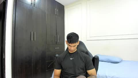 Snapshot of andres_stud chatting on April 2026 05:27:02 AM andres_stud online show from April 2026 05:27:02 AM