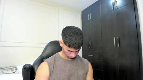 Snapshot of andres_stud chatting on May 2026 04:51:01 AM andres_stud online show from May 2026 04:51:01 AM