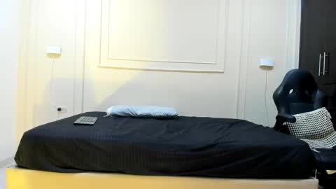 Snapshot of andres_stud chatting on May 2026 04:32:02 AM andres_stud online show from May 2026 04:32:02 AM