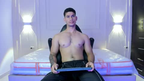 Snapshot of andres_stud chatting on June 2026 04:59:02 AM andres_stud online show from June 2026 04:59:02 AM