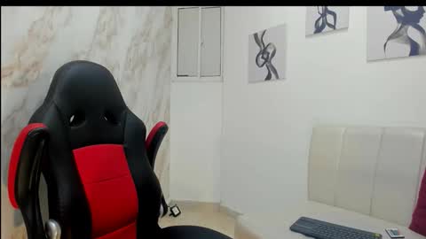 Snapshot of andres_stud777 chatting on October 2025 04:44:01 AM ANDRES online show from October 2025 04:44:01 AM