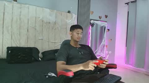 Snapshot of andres_stud777 chatting on October 2025 04:44:02 AM ANDRES online show from October 2025 04:44:02 AM