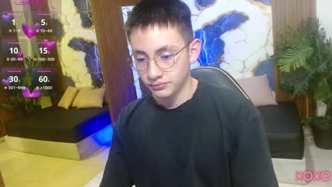 Snapshot of andres_tay chatting on April 2026 03:01:04 AM andres_tay online show from April 2026 03:01:04 AM