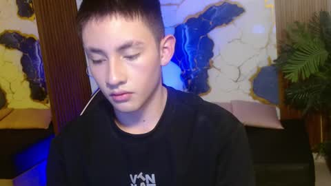 Snapshot of andres_tay chatting on April 2026 02:49:01 AM andres_tay online show from April 2026 02:49:01 AM