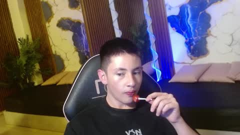 Snapshot of andres_tay chatting on April 2026 07:45:01 AM andres_tay online show from April 2026 07:45:01 AM