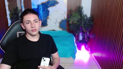 Snapshot of andres_tay chatting on April 2026 03:01:02 AM andres_tay online show from April 2026 03:01:02 AM