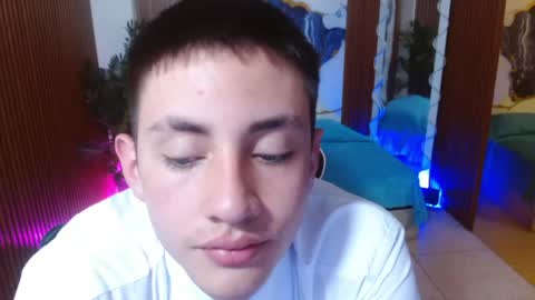 Snapshot of andres_tay chatting on April 2026 05:14:01 AM andres_tay online show from April 2026 05:14:01 AM