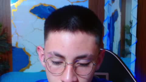 Snapshot of andres_tay chatting on April 2026 02:59:02 AM andres_tay online show from April 2026 02:59:02 AM