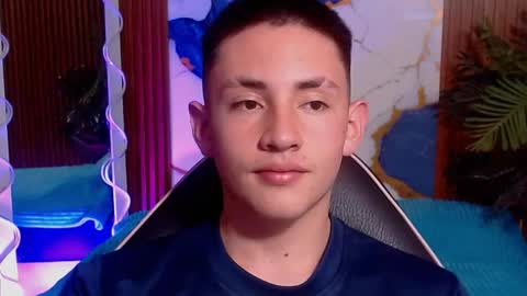 Snapshot of andres_tay chatting on April 2026 02:44:01 AM andres_tay online show from April 2026 02:44:01 AM