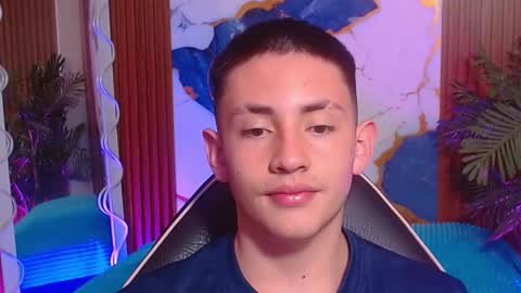 Snapshot of andres_tay chatting on April 2026 02:47:02 AM andres_tay online show from April 2026 02:47:02 AM