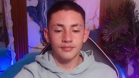 Snapshot of andres_tay chatting on April 2026 02:25:02 AM andres_tay online show from April 2026 02:25:02 AM