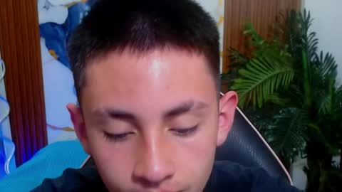 Snapshot of andres_tay chatting on April 2026 02:46:02 AM andres_tay online show from April 2026 02:46:02 AM