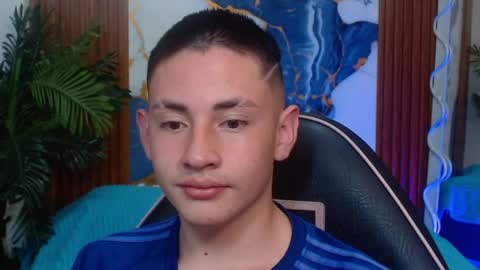 Snapshot of andres_tay chatting on April 2026 02:36:01 AM andres_tay online show from April 2026 02:36:01 AM