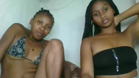 andressa03 online show from November 2025 06:29:01 PM