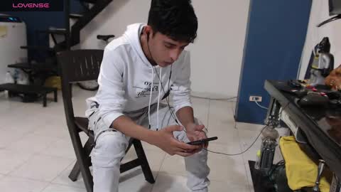 Snapshot of andressdean chatting on December 2024 03:25:01 AM Andres Dean online show from December 2024 03:25:01 AM