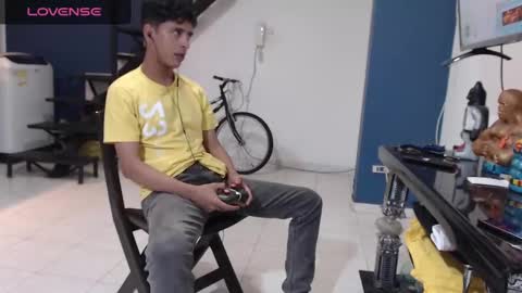 Snapshot of andressdean chatting on January 2025 01:43:01 AM Andres Dean online show from January 2025 01:43:01 AM