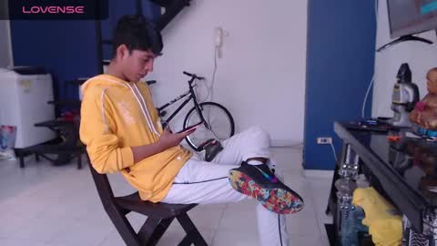 Snapshot of andressdean chatting on February 2025 05:19:02 PM Andres Dean online show from February 2025 05:19:02 PM