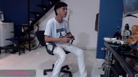 Snapshot of andressdean chatting on September 2025 04:50:02 AM Andres Dean online show from September 2025 04:50:02 AM