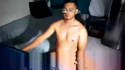Snapshot of andresvergon85 chatting on January 2025 04:32:01 AM andresvergon85 online show from January 2025 04:32:01 AM