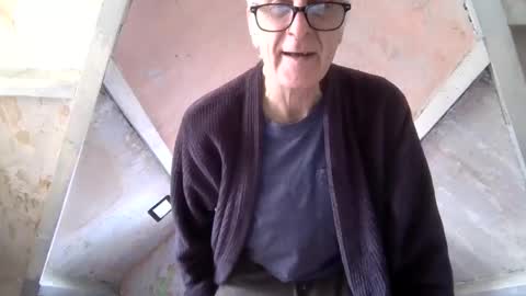 Snapshot of andrew160258 chatting on April 2026 12:38:02 PM Andrew online show from April 2026 12:38:02 PM