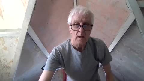 Snapshot of andrew160258 chatting on April 2026 12:10:01 PM Andrew online show from April 2026 12:10:01 PM