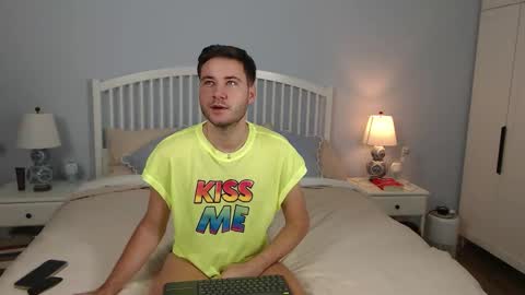 Justin Andrew online show from September 2025 08:52:02 AM