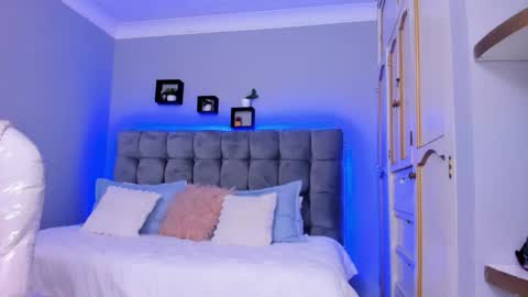 ANDREW online show from December 2025 08:16:02 PM