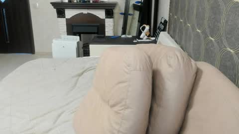 Andrew online show from April 2026 04:20:01 PM