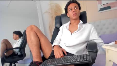 andrew_burnss online show from November 2025 02:50:02 PM