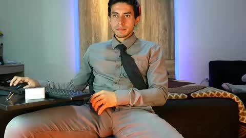 Andrew online show from September 2025 02:03:02 AM