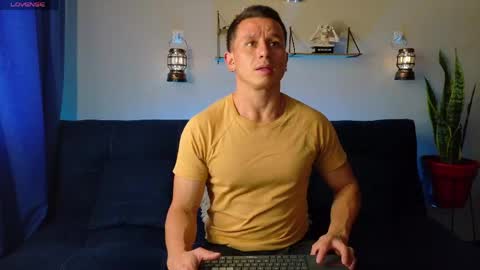 Snapshot of andrewfalcon_ chatting on May 2026 04:25:02 PM andrewfalcon_ online show from May 2026 04:25:02 PM