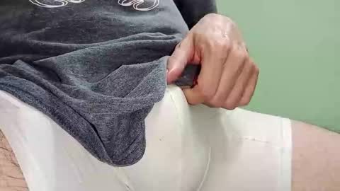 Snapshot of andrewmature chatting on December 2025 04:40:02 AM andrewmature online show from December 2025 04:40:02 AM