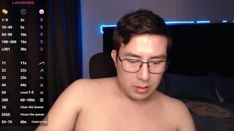 andrewmhilton_ online show from November 2025 07:19:02 AM