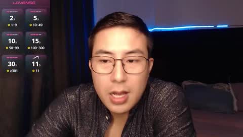 andrewmhilton_ online show from December 2025 06:51:01 AM